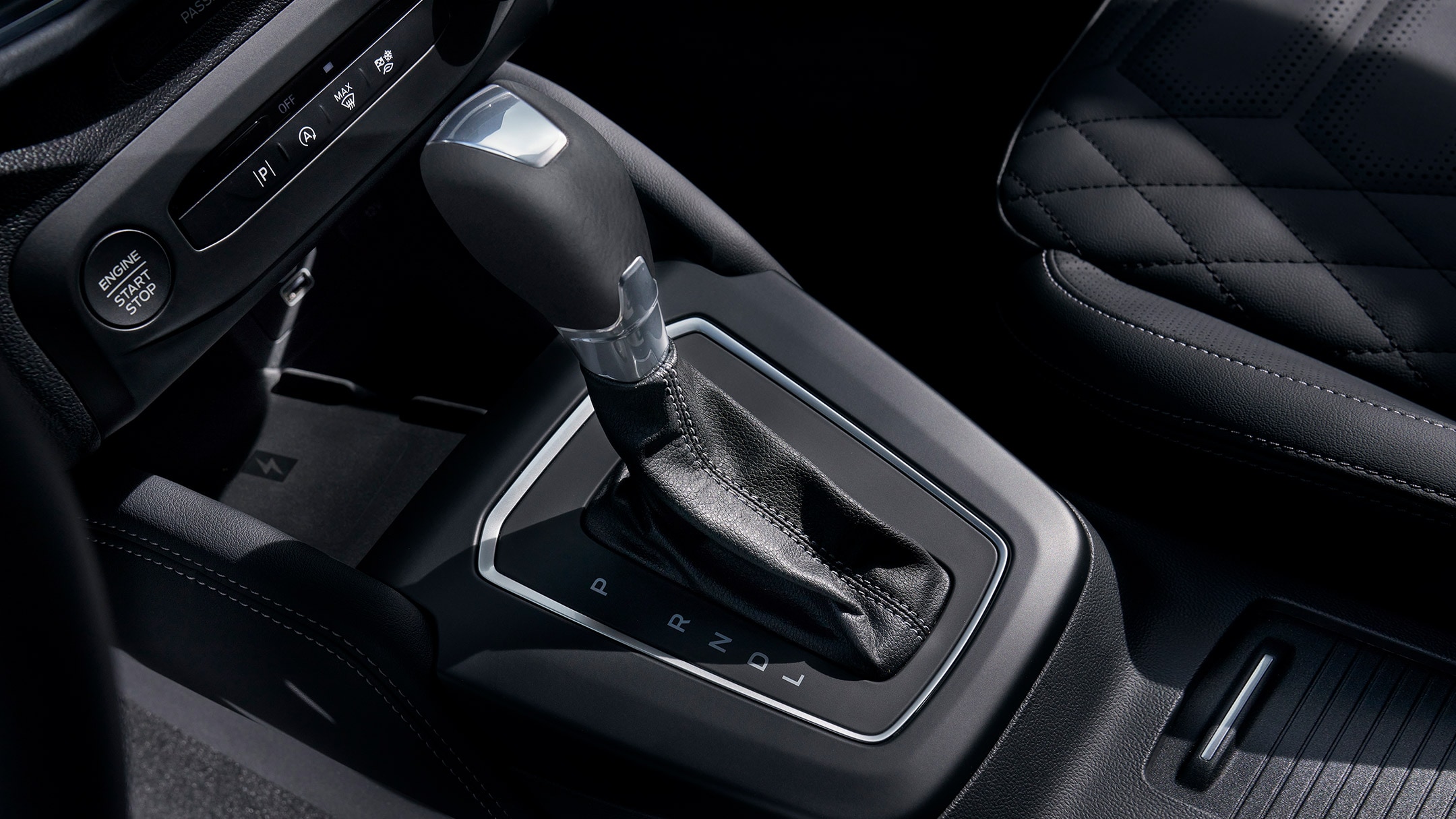 Ford Focus Innenraum. Detailansicht PowerShift-Automatikgetriebe.
