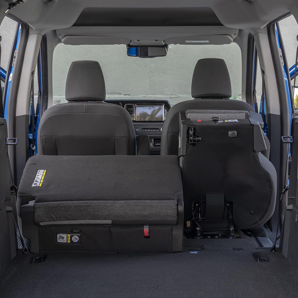 Ford Tourneo Courier Innenraum. Detailansicht der umklappbaren Rücksitze.