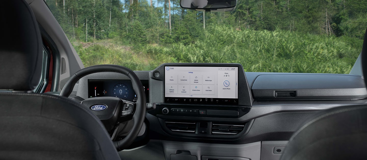 Ford Nugget Innenraum. Ansicht auf Ford SYNC 4-Touchscreen.