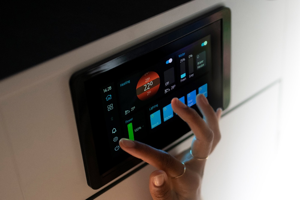 Ford Nugget Innenraum. Ansicht auf Touchscreen.