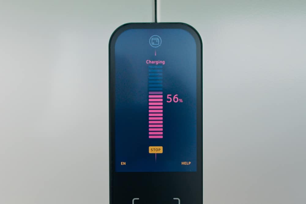Ansicht auf Smartphone-Display mit Ladestatus.