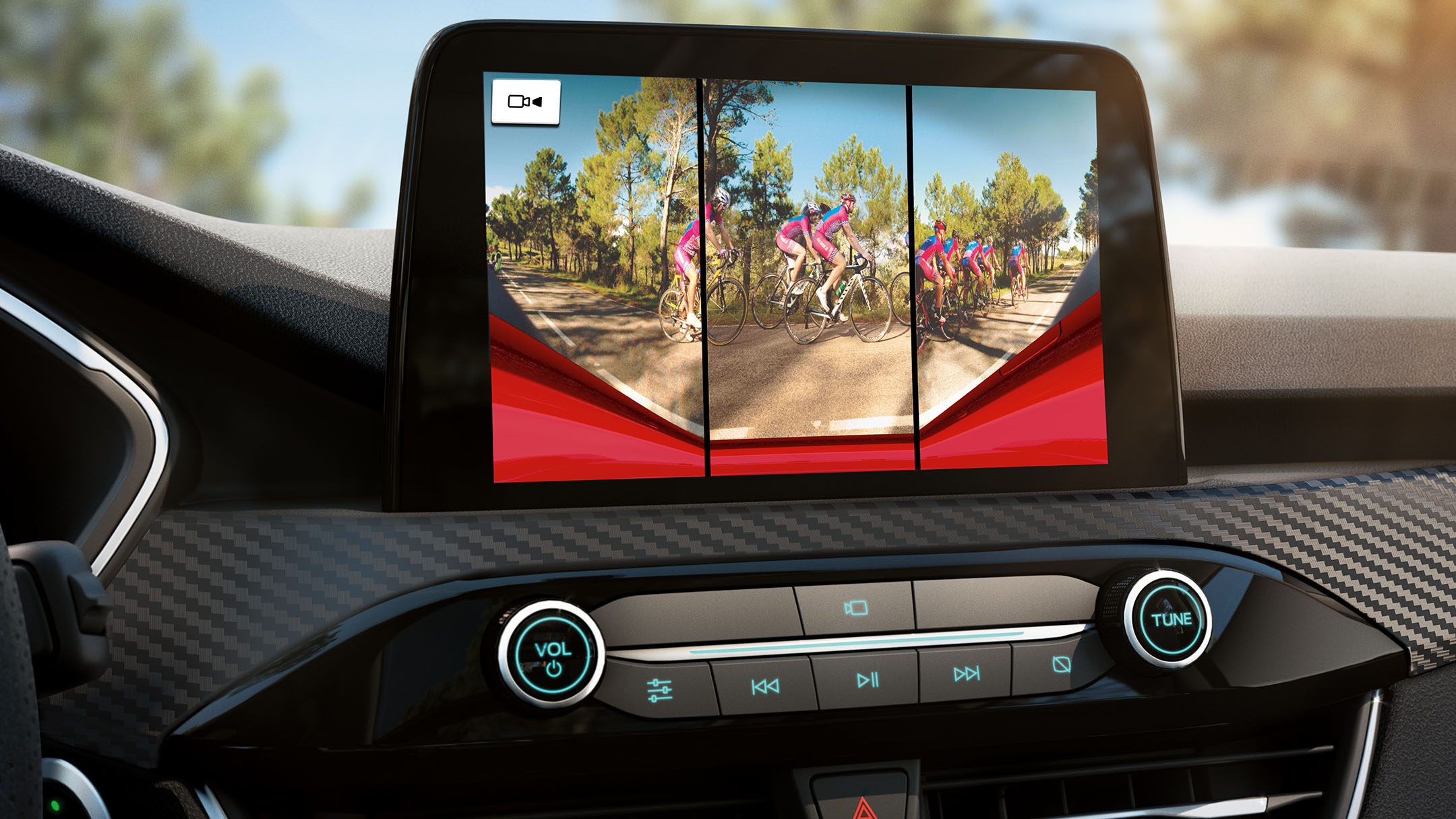 Visualisierung der Frontkamera mit „Split View“-Technologie am Display des Touchscreens.