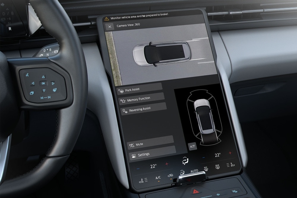 Nahaufnahme des SYNC Move-Touchscreens im Ford Explorer mit 360°-Kamera.