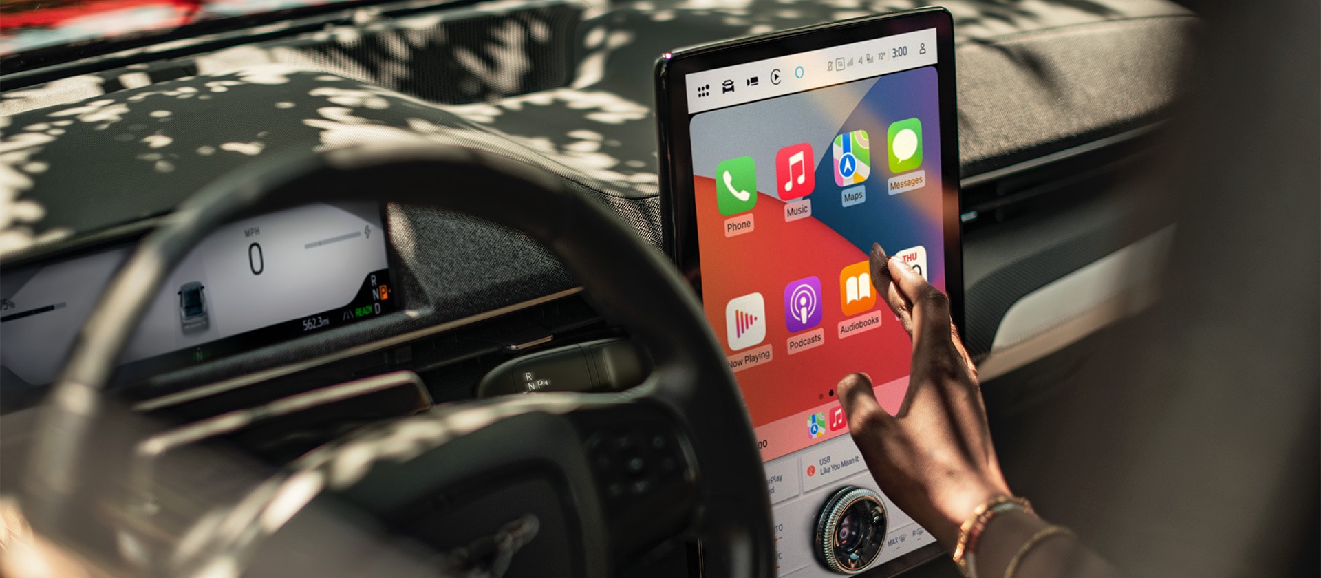 Ford Mustang Mach-E Innenraum. Ansicht auf Ford SYNC 4-Touchscreen.