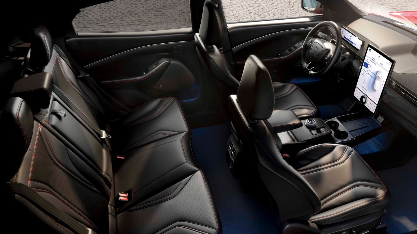 Ford Mustang Mach-E Innenraum. Detailansicht der Sitze