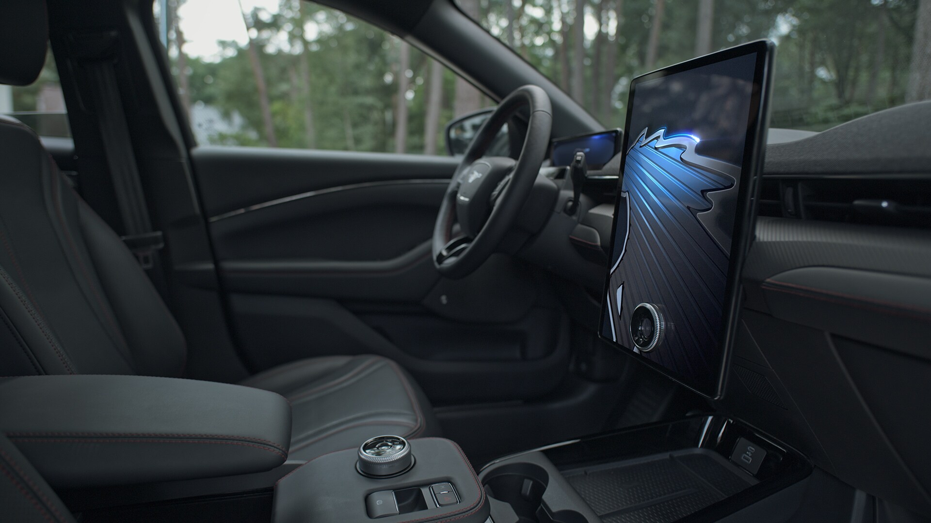 Ford Mustang Mach-E Innenraum. Detailansicht des Lenkrads und Ford SYNC 4A Touchscreen
