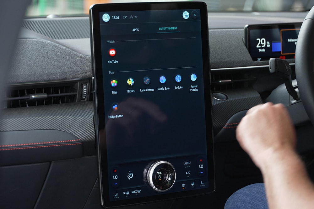 Ford Mustang Mach-E Innenraum. Ansicht auf Ford SYNC 4-Touchscreen.