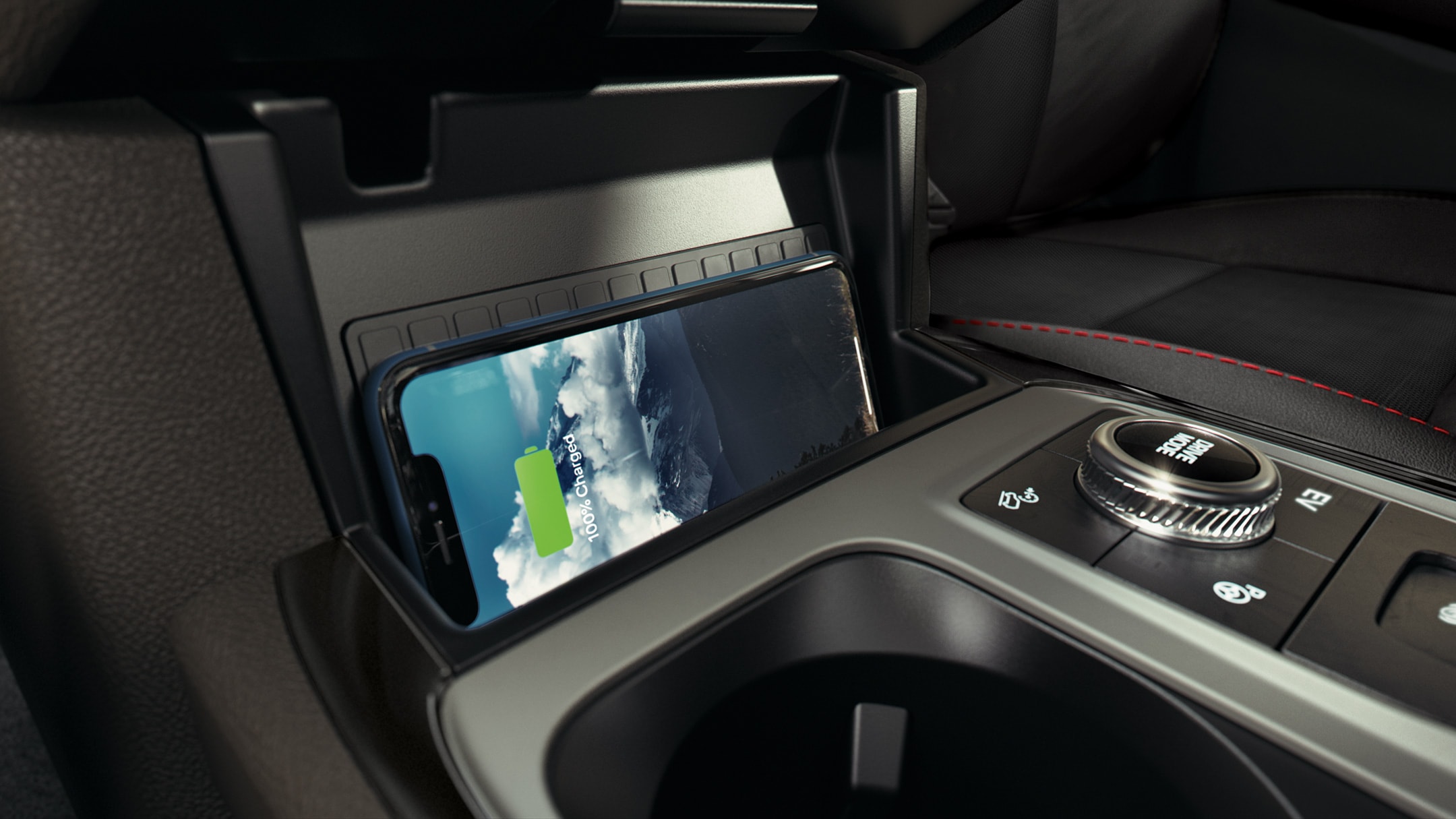 Ford Explorer Plug-in-Hybrid. Innenraum Detailansicht induktive Ladestation für mobile Endgeräte 