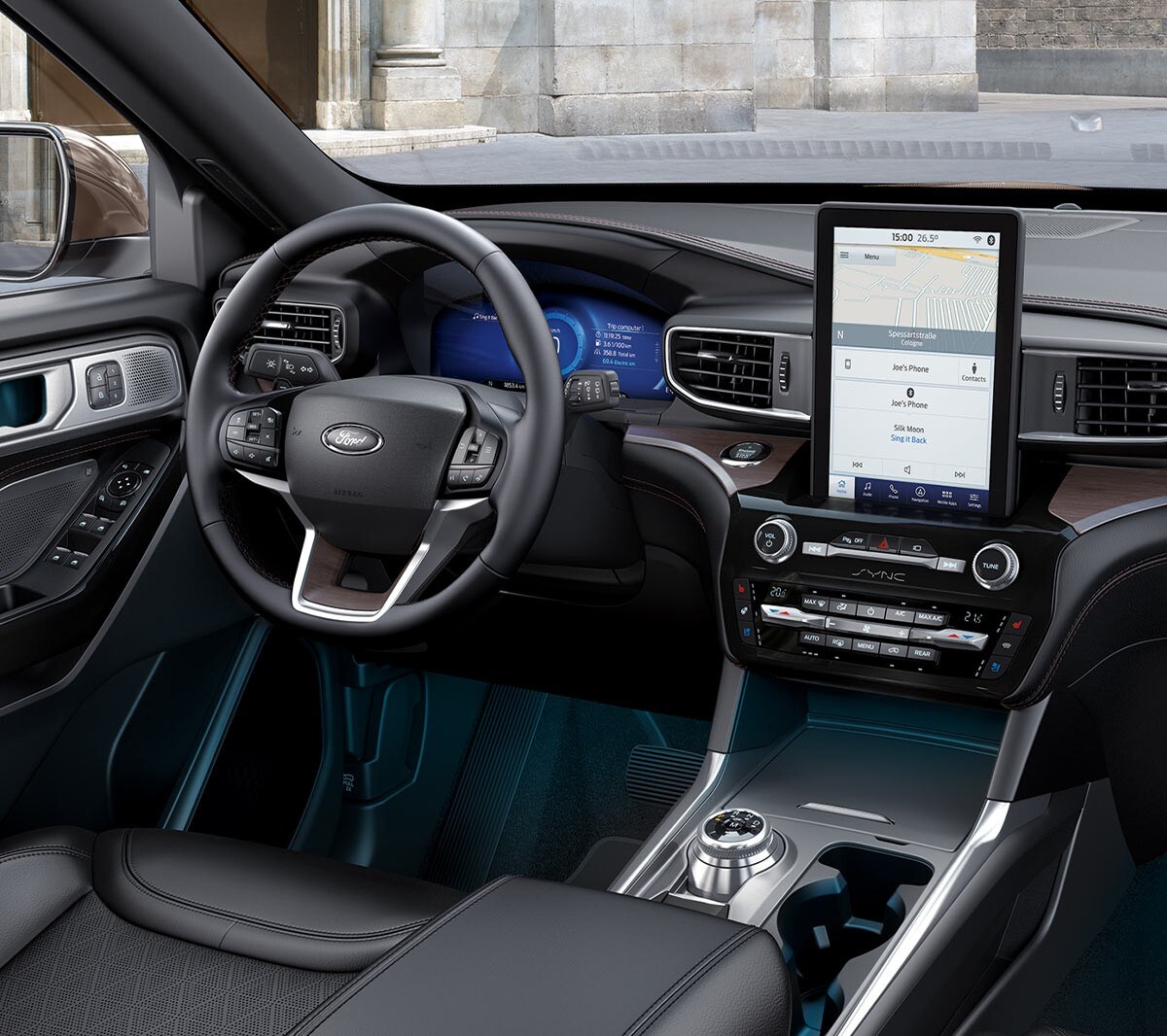 Ford Explorer Plug-in-Hybrid. Innenraum Detailansicht Lenkrad und Mittelkonsole mit Touchscreen