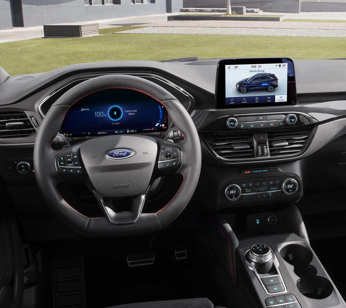 Ford Kuga. Detailansicht des Cockpits mit digitaler Instrumententafel und Touchscreen