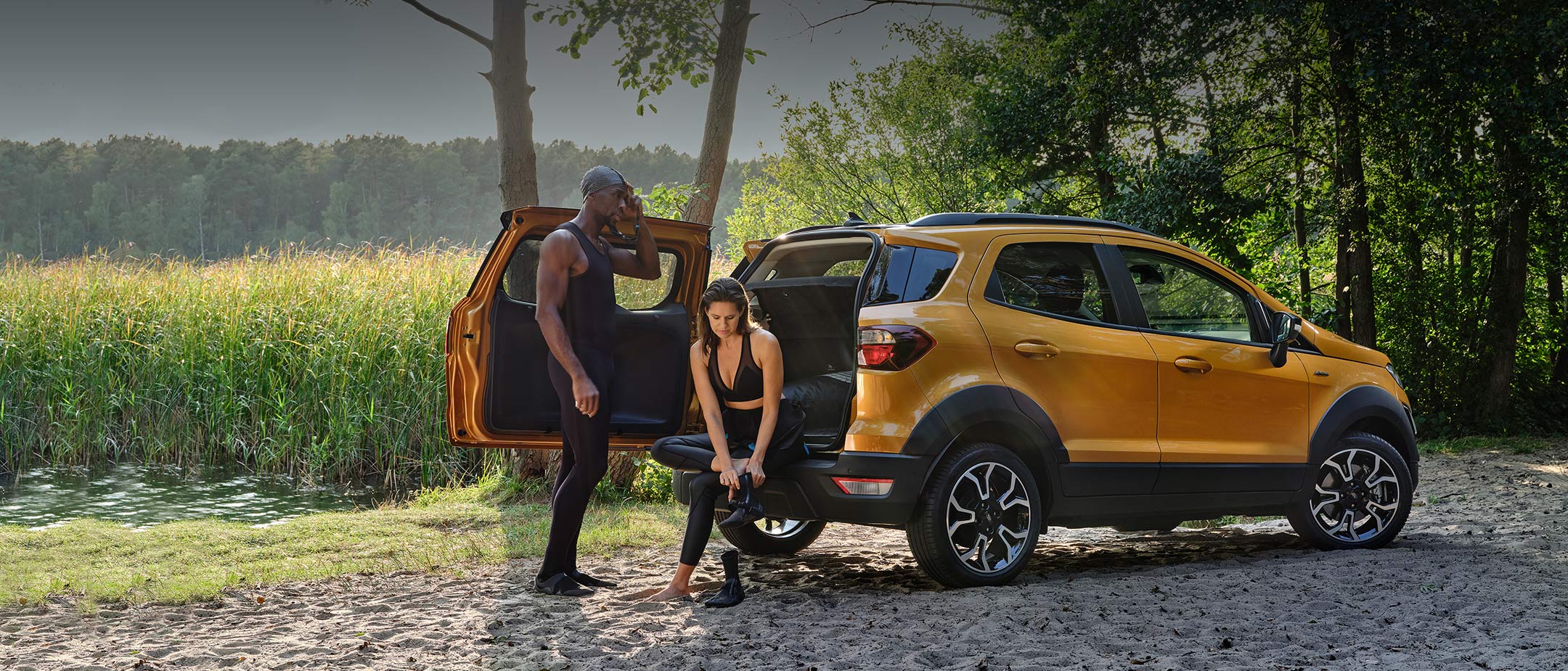 Ford EcoSport Active rear view with active couple