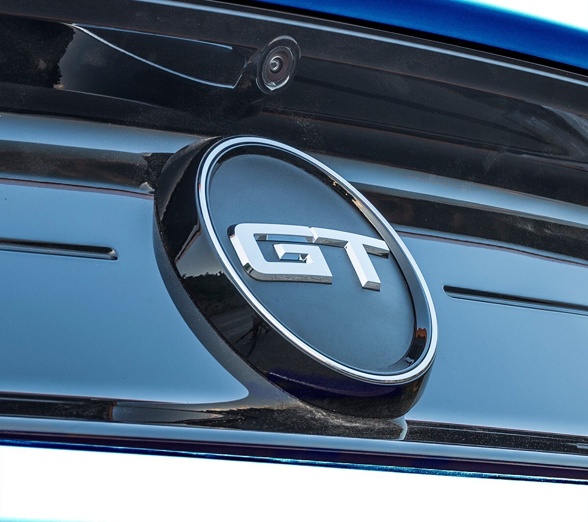 Ford Mustang GT. Detailansicht des GT-Logos