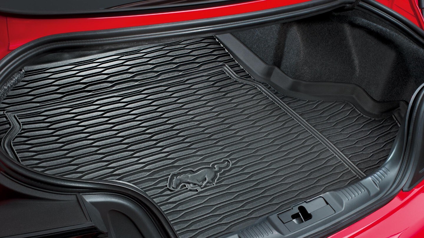 Ford Mustang GT. Detailansicht des Mustang Symbols