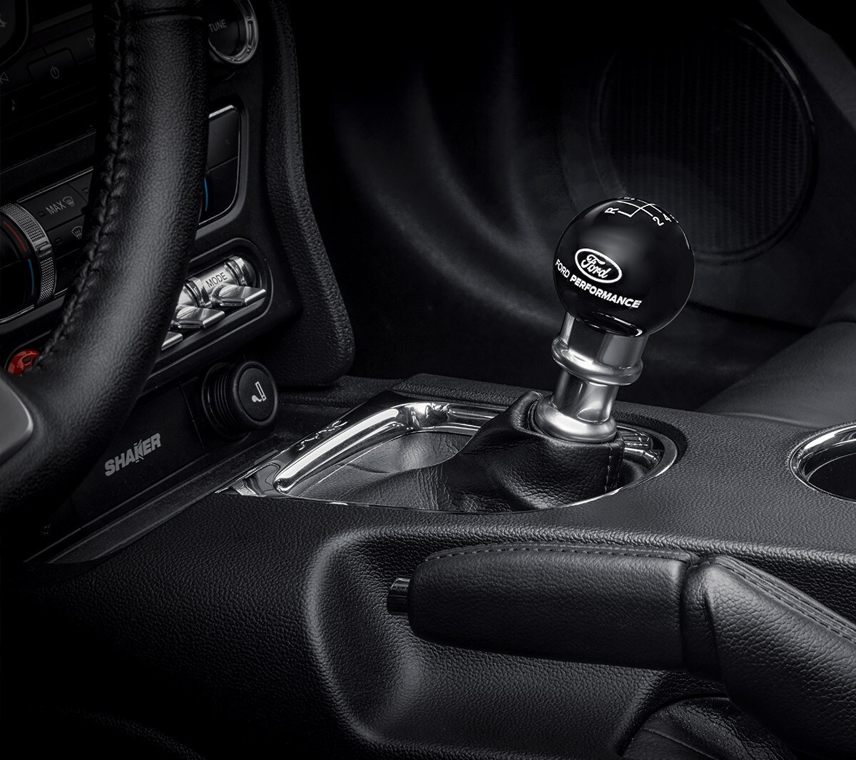 Ford Mustang GT. Detailansicht des Schaltknaufs