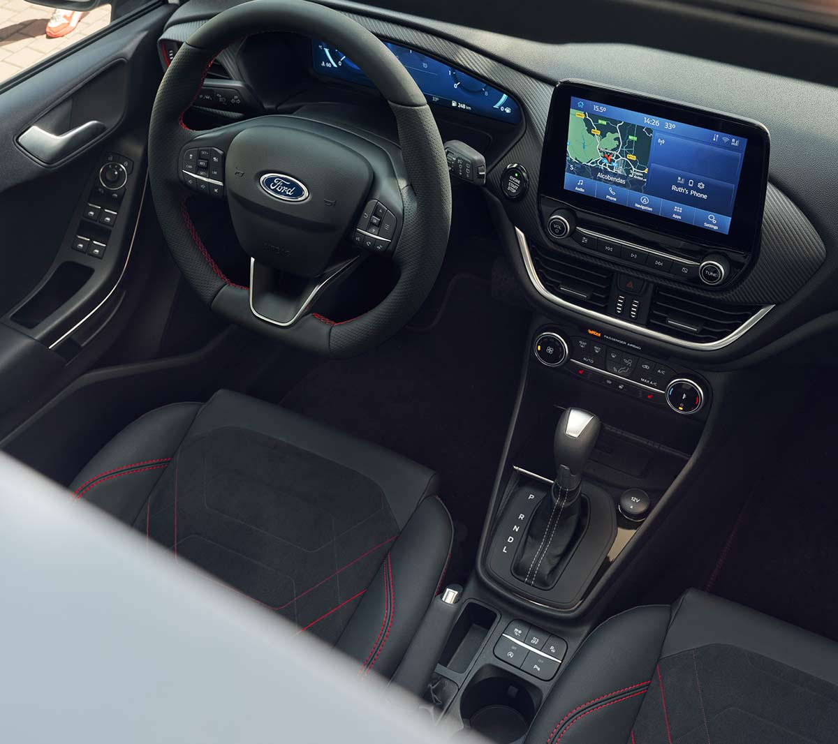 Ford Fiesta Innenraum. Ansicht des Cockpits mit Ford SYNC 3.