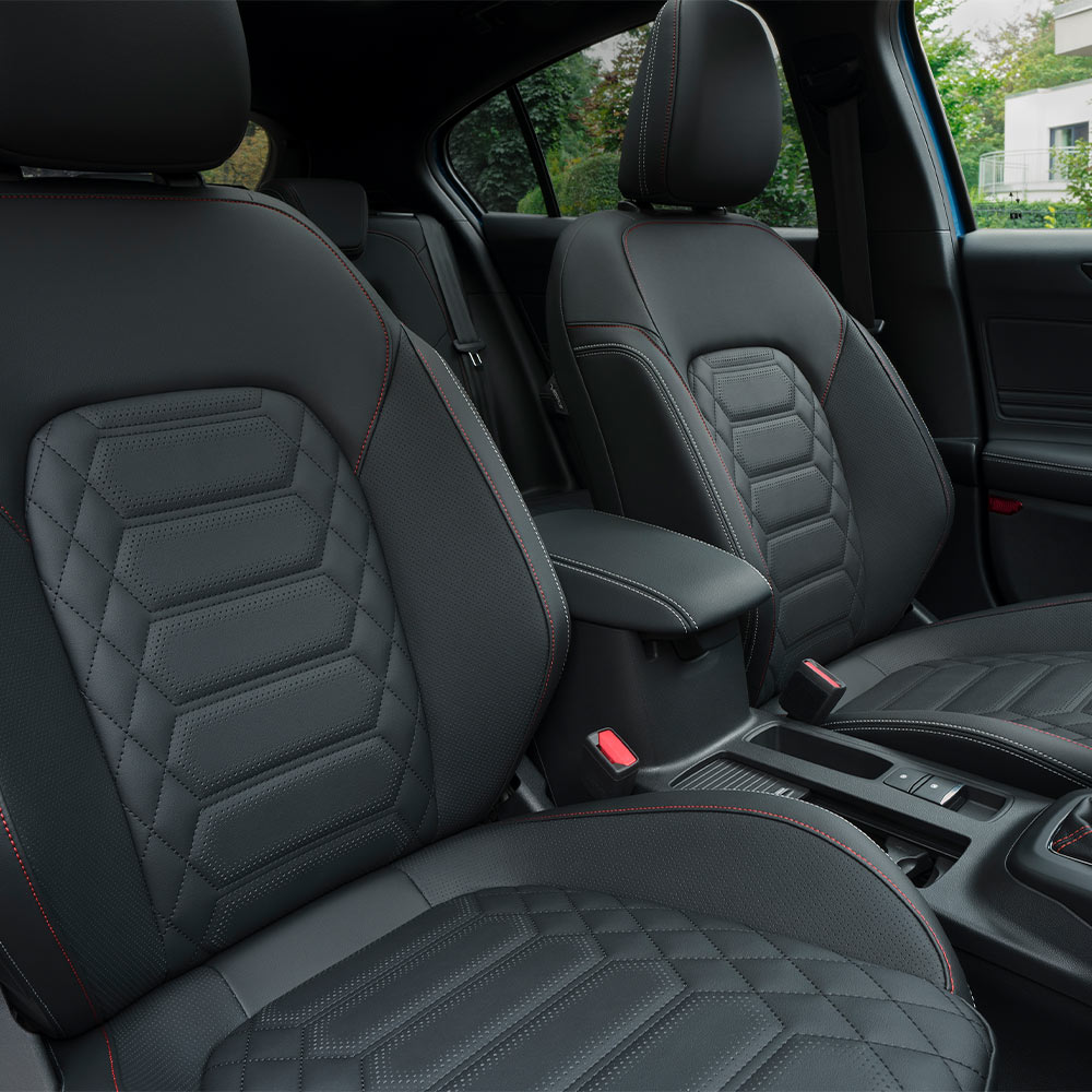 Ford Focus ST-Line Innenraum. Detailansicht der Sitze.