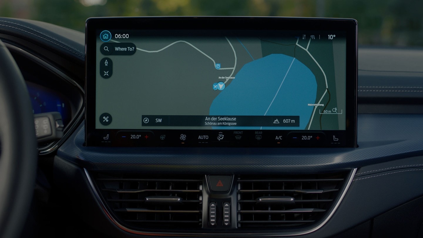 Ford Focus Innenraum. Detailansicht des Ford SYNC 4 Touchscreens.