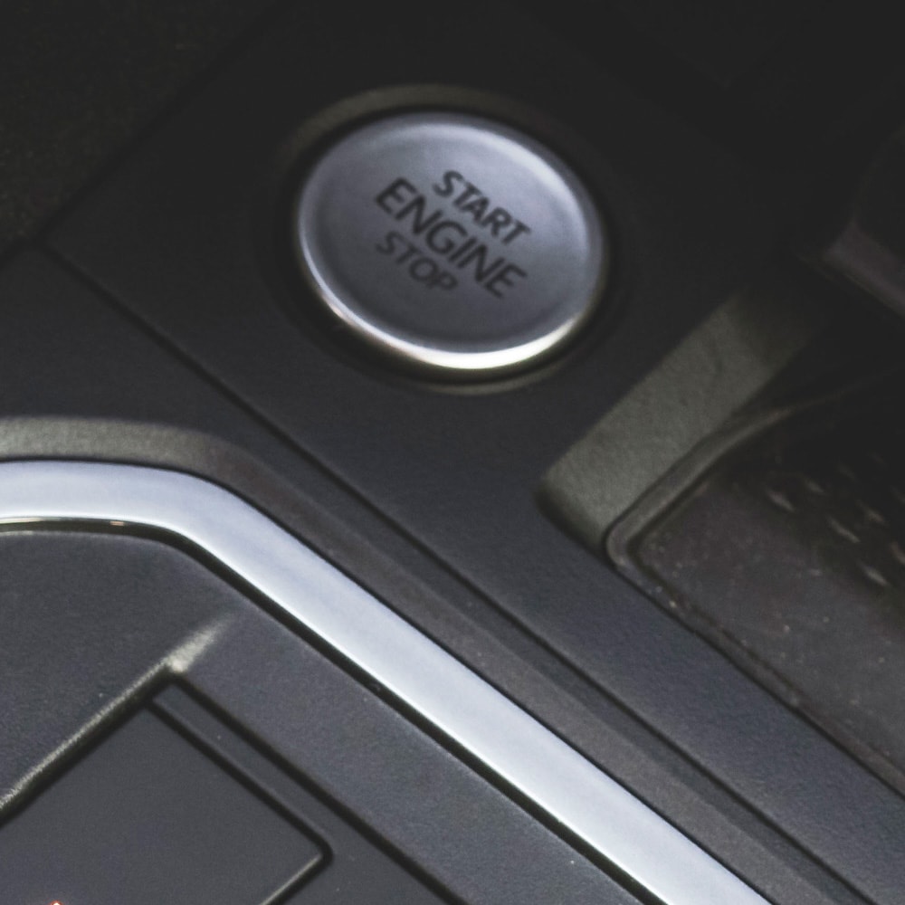 Detailansicht des Druckknopfs für die Ford Power-Startfunktion.