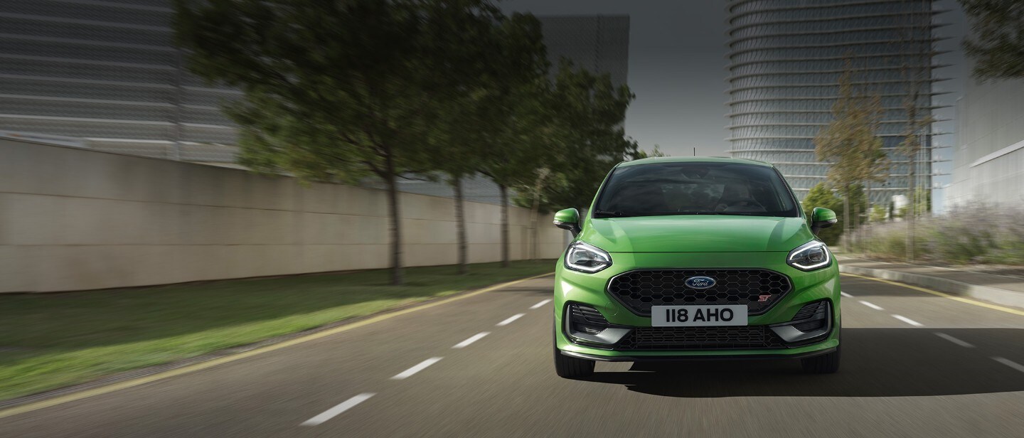 Ford Fiesta ST in Grün, Dreiviertelansicht