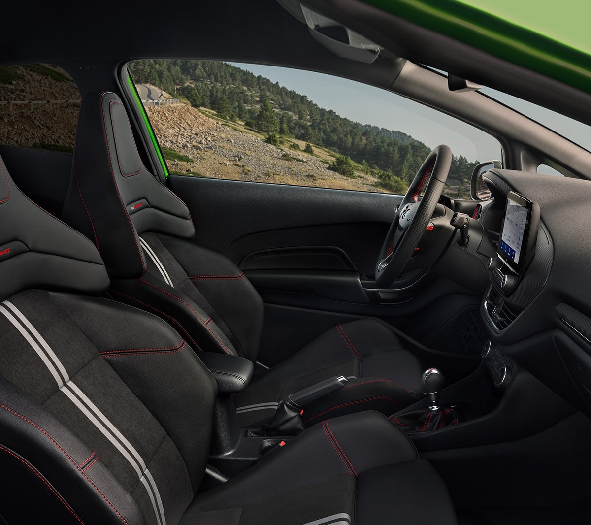 Ford Fiesta ST Innenraum. Blick auf die Ford Performance Sportsitze und Cockpit.