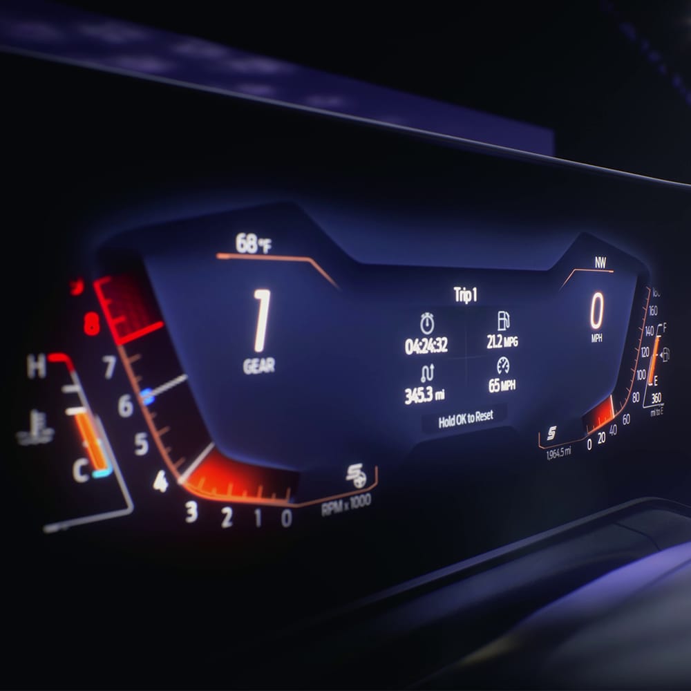 Ford Mustang Innenraum. Detailansicht digitales Kombiinstrument.