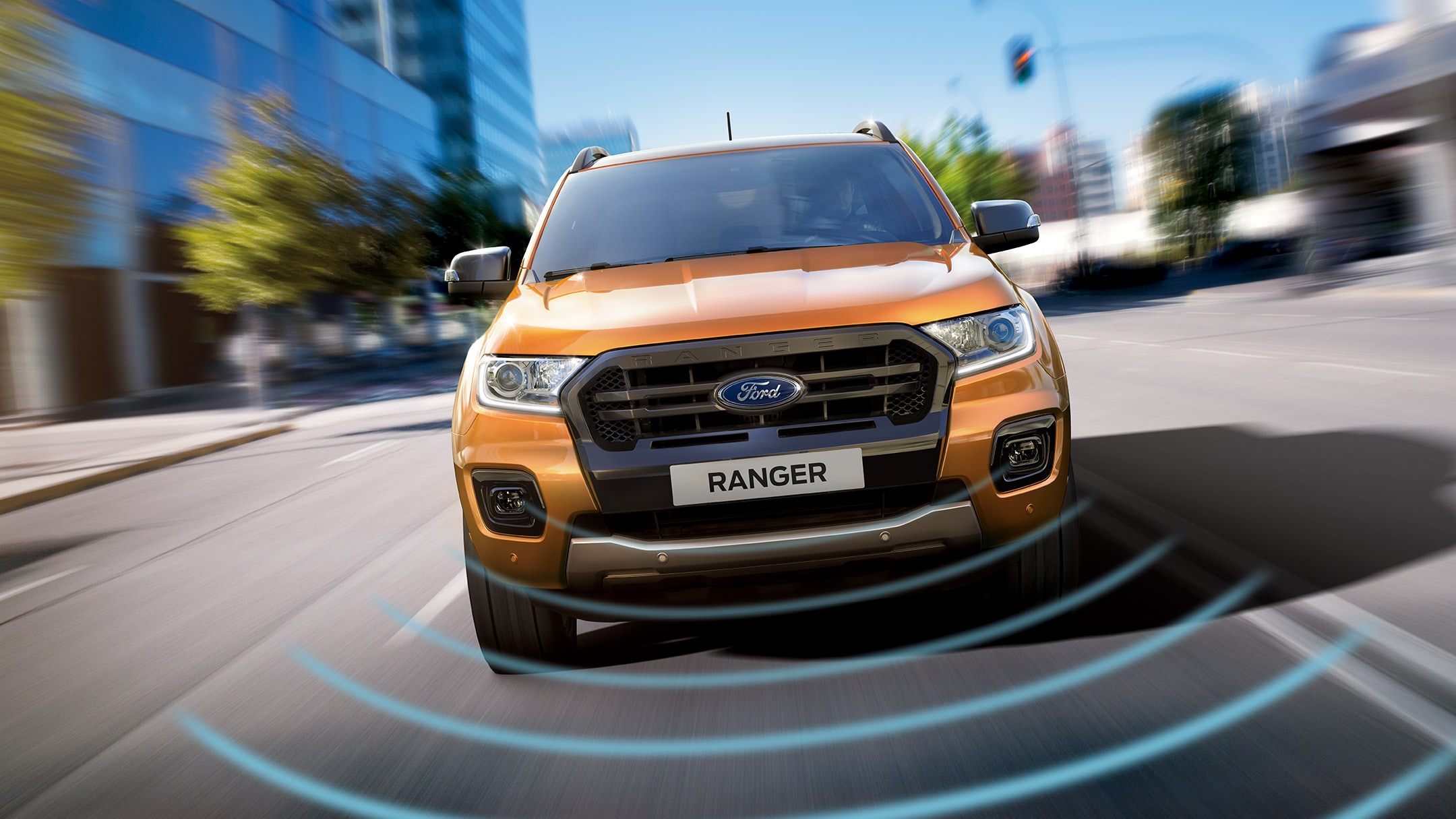 Ford Ranger in Orange. Frontansicht, Illustration Fahrspurhalte-Assistent