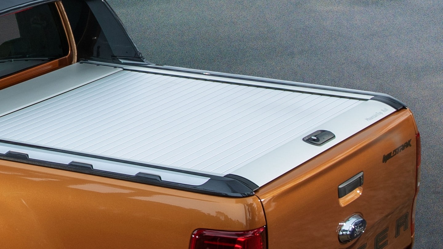Ford Ranger in Orange. Laderaumrollo im Detail