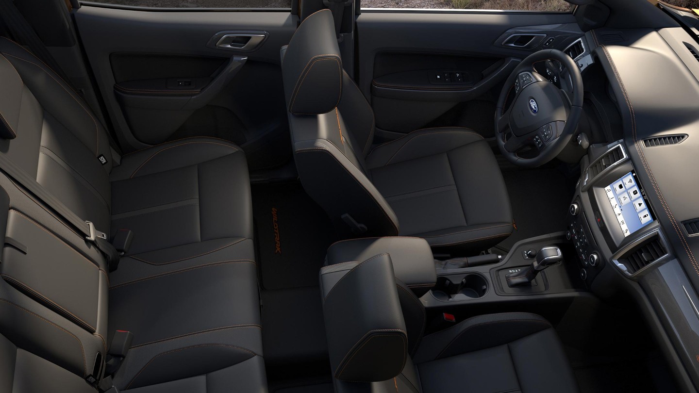 Ford Ranger Innenraum. Detailansicht der Sitze von oben