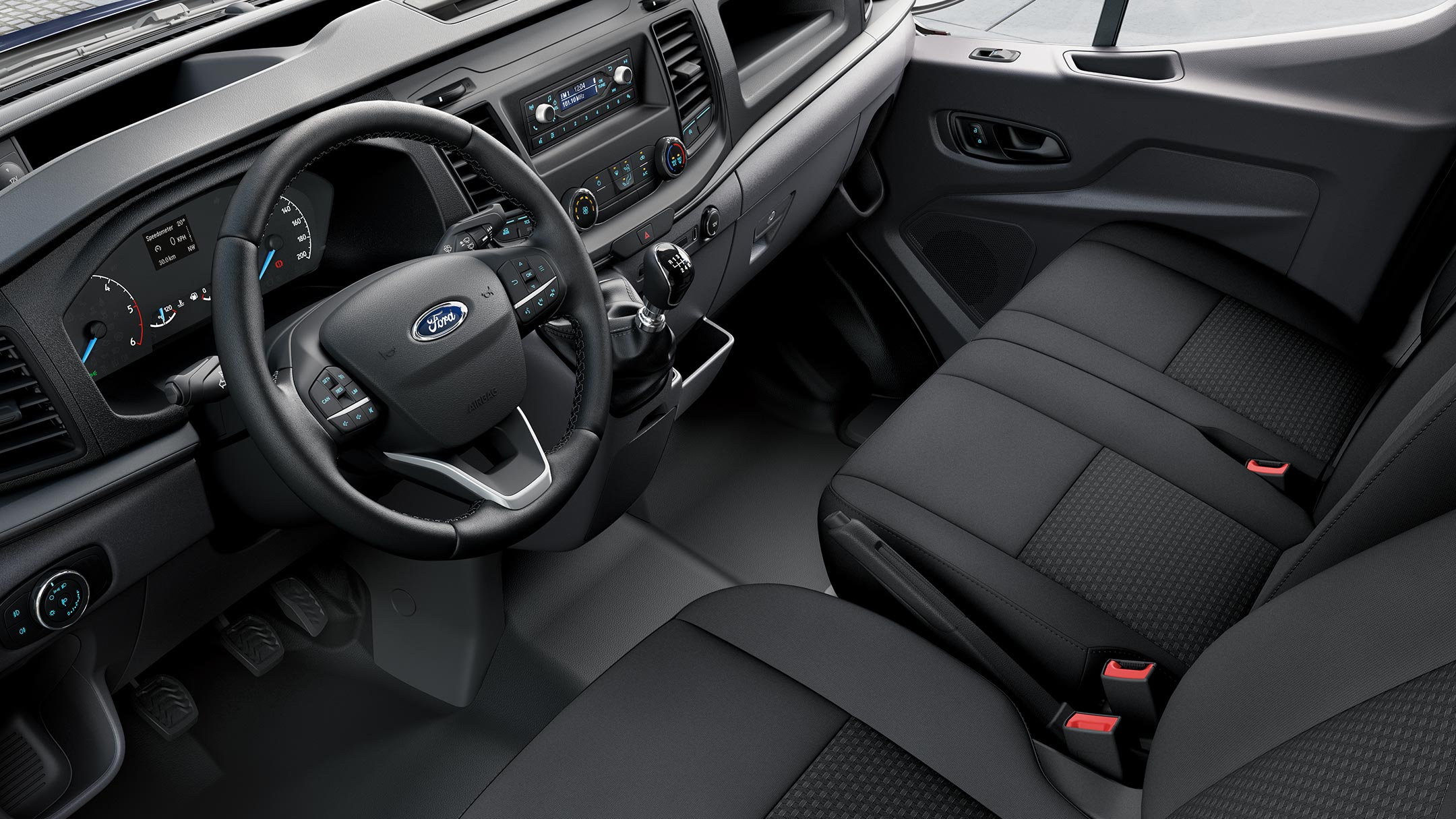 Ford Transit Fahrgestell Innenraum. Detailansicht der Fahrerkabine von Fahrerseite 