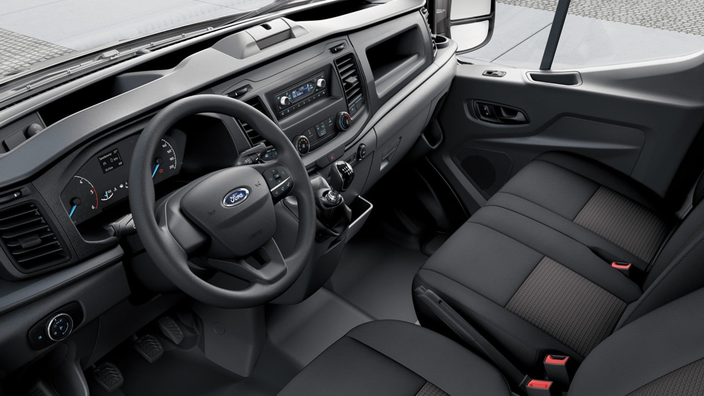 Ford Transit Kombi Innenraum. Detailansicht der Fahrerkabine von Fahrerseite