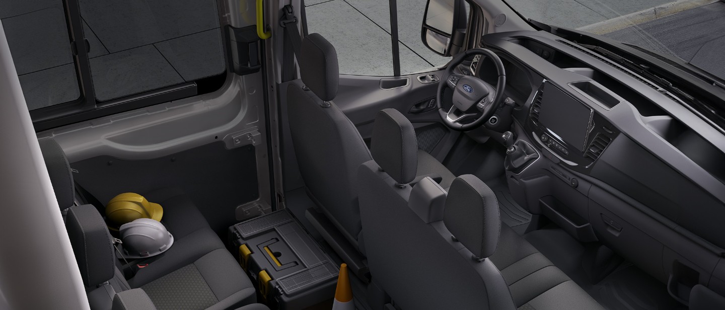 Ford Transit Innenraum. Ansicht von oben auf vordere und hintere Sitzreihe.