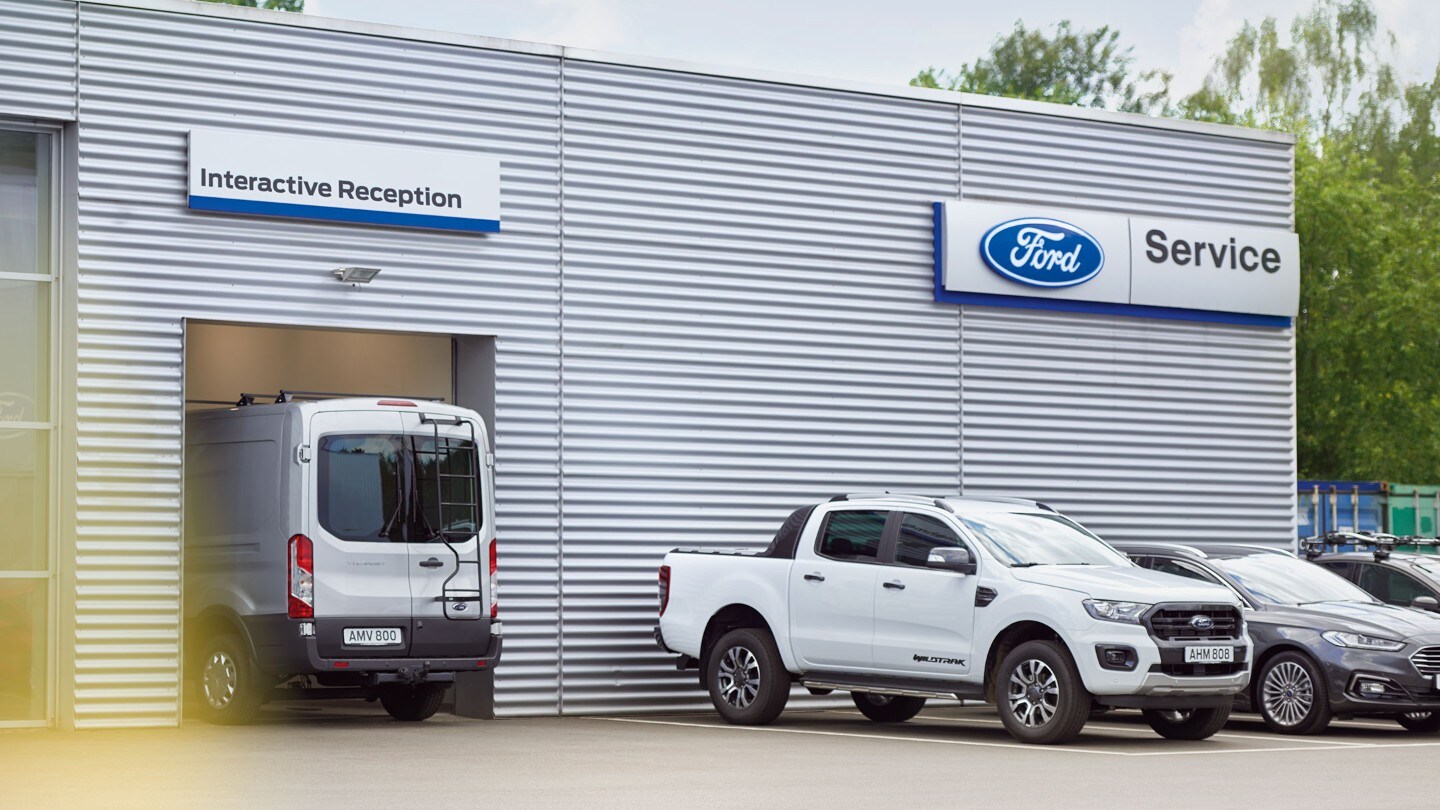 Ford Transit Werkstatt In Der Nähe Der neue Ford E-Transit | Ford AT