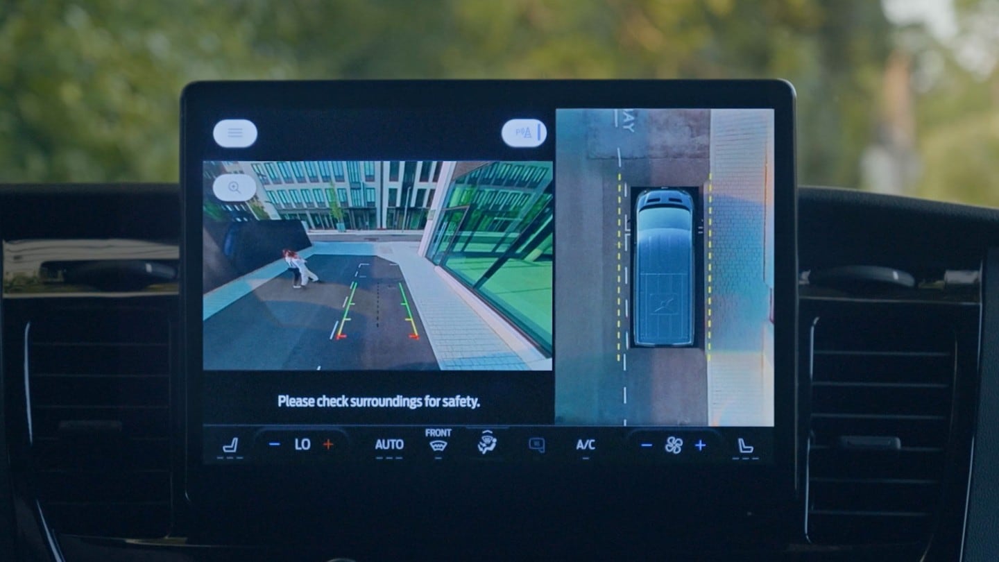 Ford E-Transit Innenraum. 360-Grad-Kamera im Detail