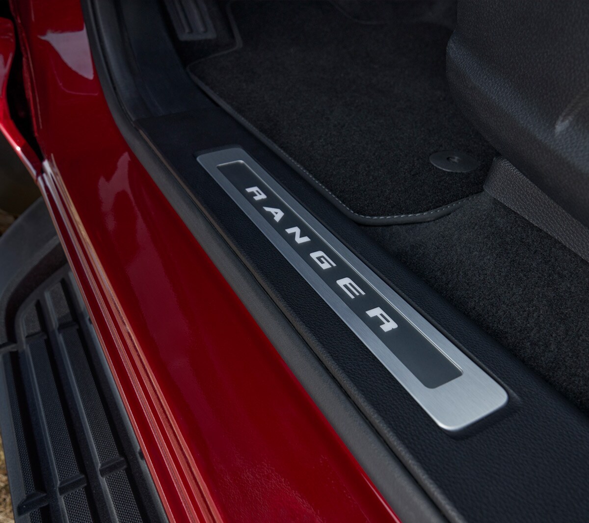 Ford Ranger Stormtrak. Detailansicht der Einstiegszierleiste