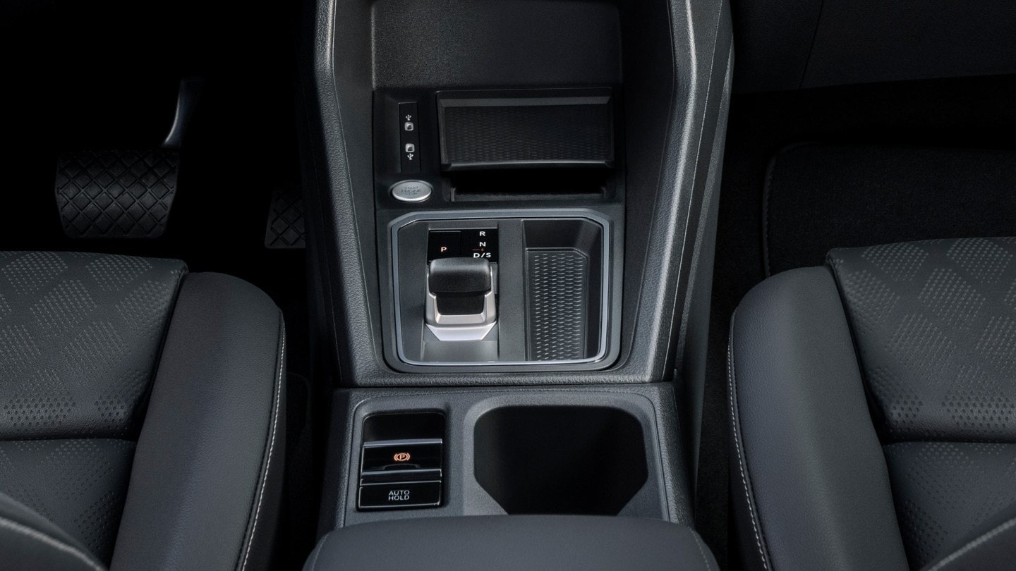 Ford Tourneo Connect Innenraum. Ausschnitt Fahrerkabine mit Mittelkonsole im Detail