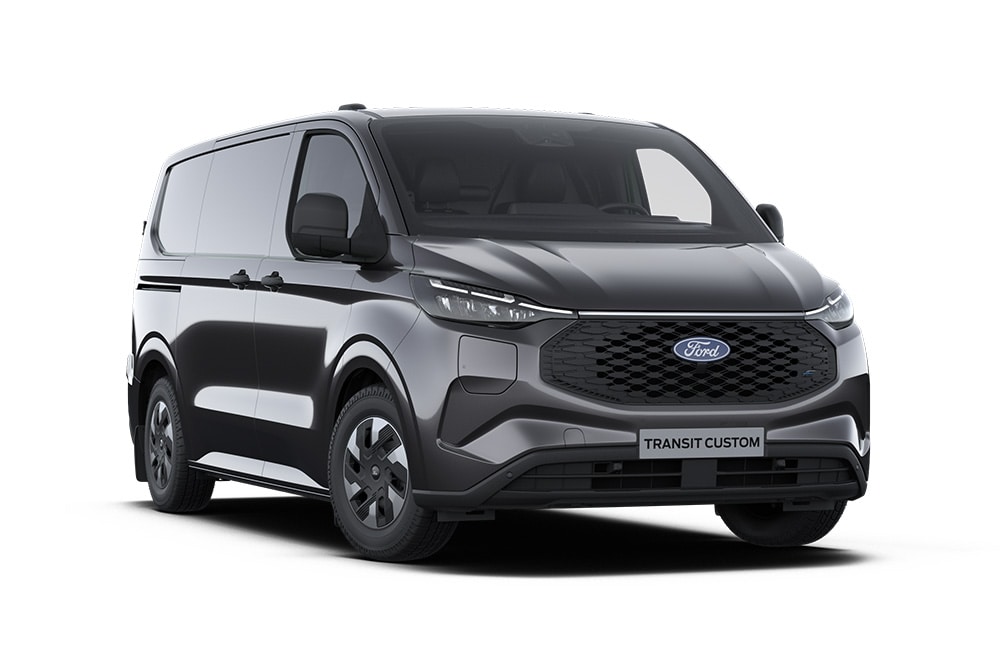 Ford Transit Custom Trend in Schwarz. Dreiviertelansicht, vor einem weißen Hintergrund.