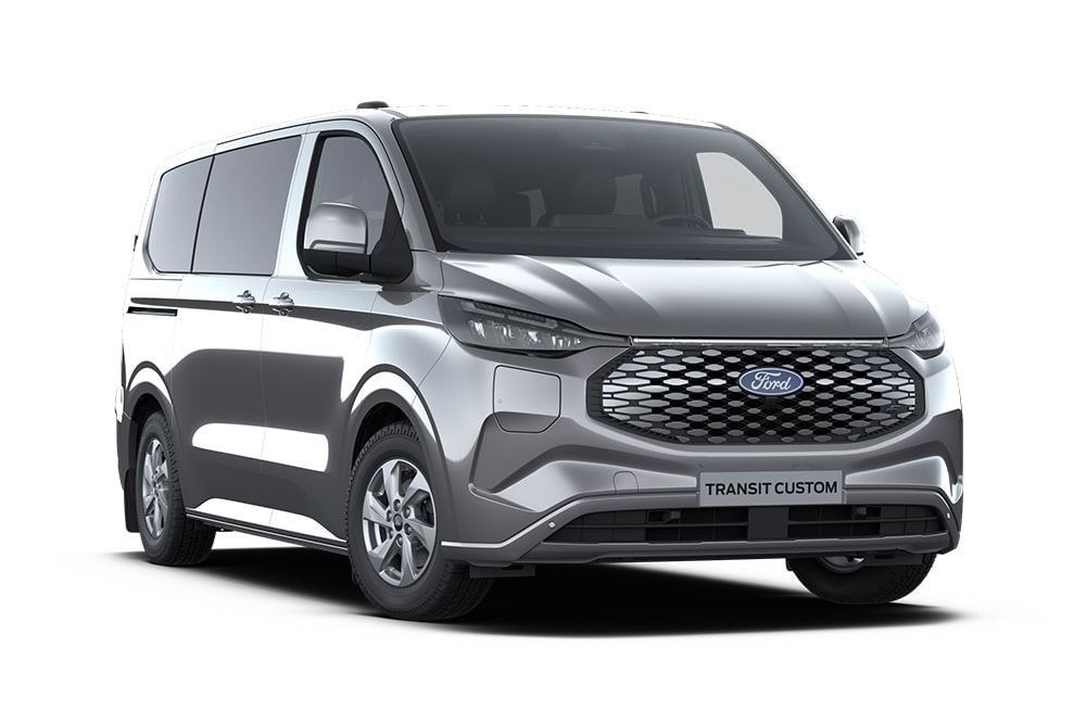 Ford E-Transit Custom Limited in Schwarz. Dreiviertelansicht, vor einem weißen Hintergrund.