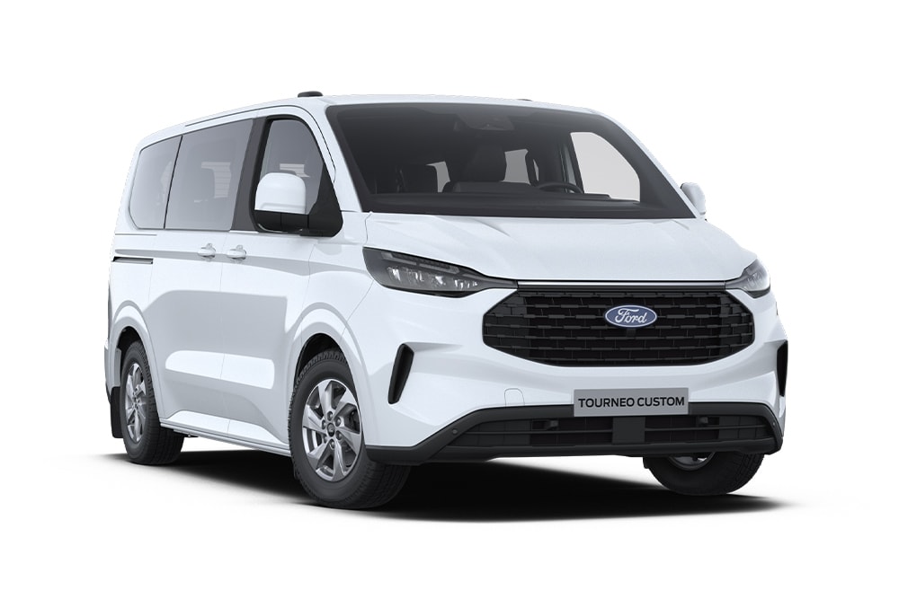 Ford Tourneo Custom Trend in Weiß. Dreiviertelansicht, steht vor einem weißen Hintergrund.