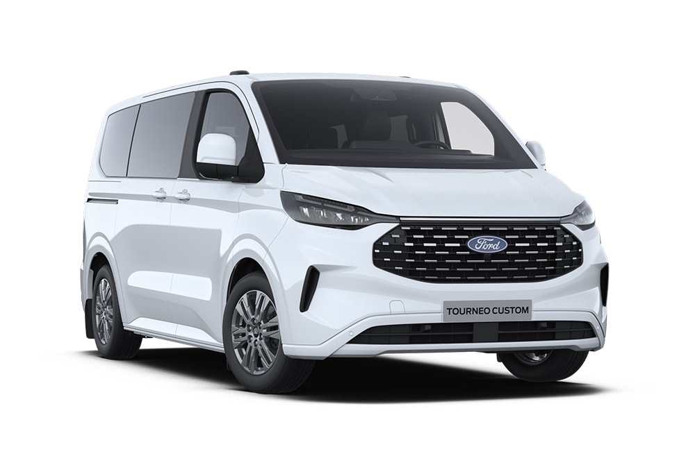 Ford Tourneo Custom Titanium in Weiß. Dreiviertelansicht, steht vor einem weißen Hintergrund.