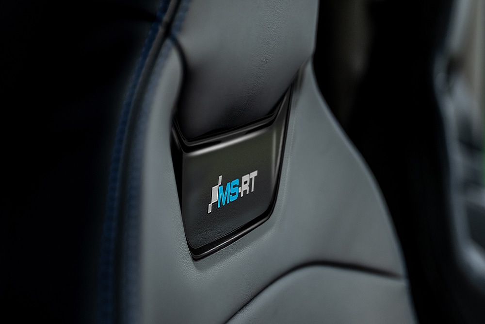 Ford Transit Custom MS-RT Innenraum. Detailansicht der Sportsitze mit MS-RT Logo.