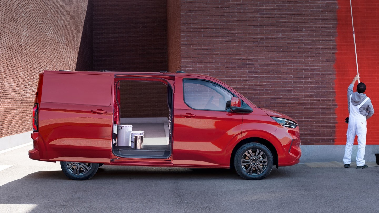 Ford Transit Custom Innenraum. Ansicht auf vordere Sitzreihe und Instrumententafel.