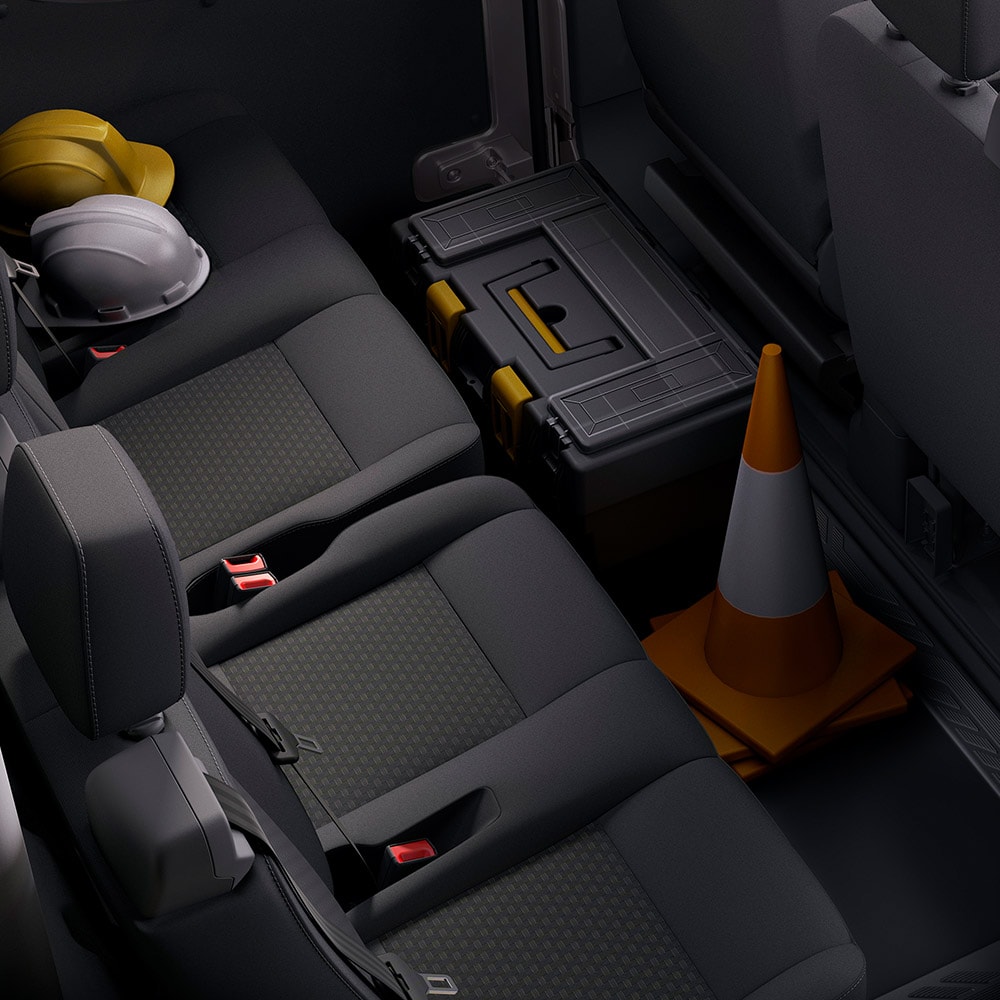 Ford E-Transit mit Doppelkabine. Detailansicht der zweiten Sitzreihe.