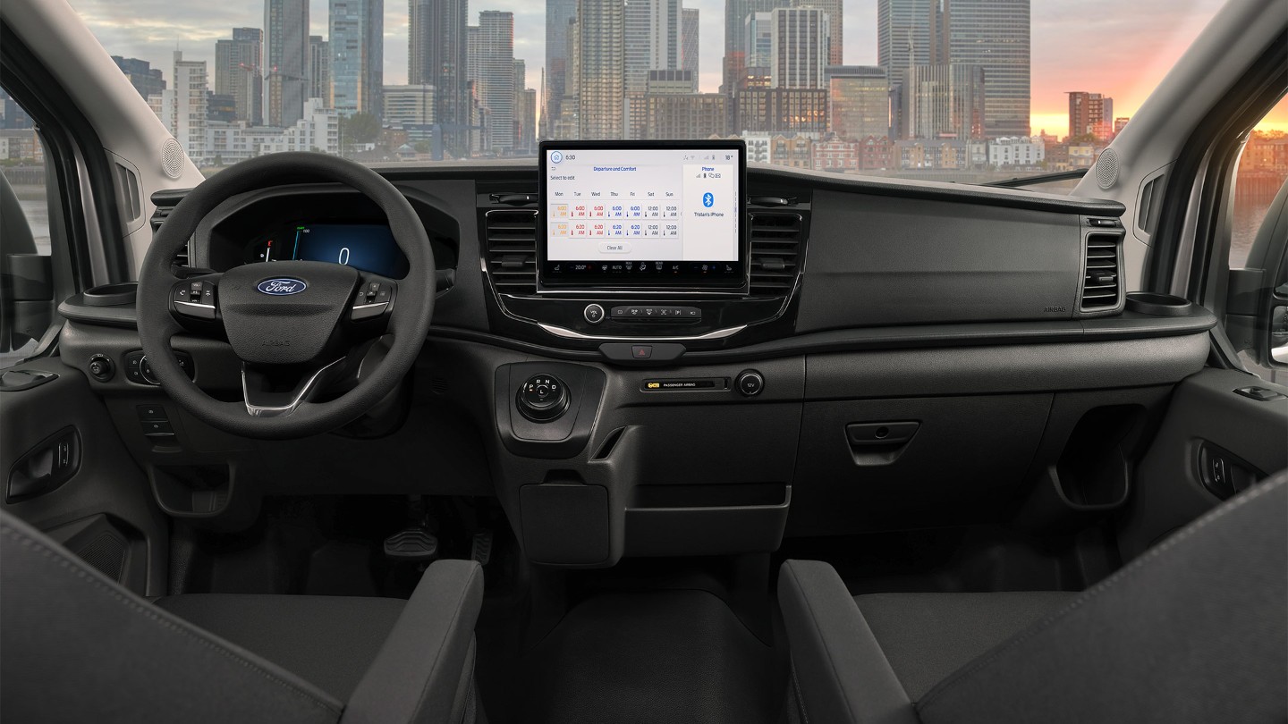 Ford E-Transit Innenraum. Detailansicht mit 12“-Multifunktionsdisplay