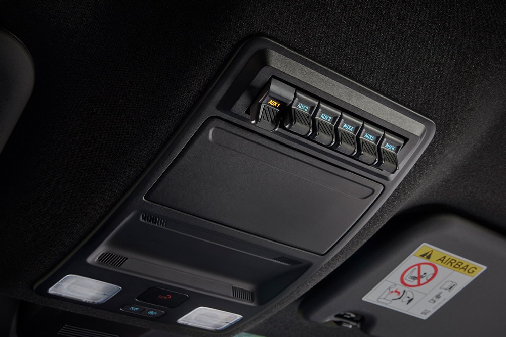 Ford Ranger Innenraum. Detailansicht zusätzliche Schalter in der Überkopfkonsole.