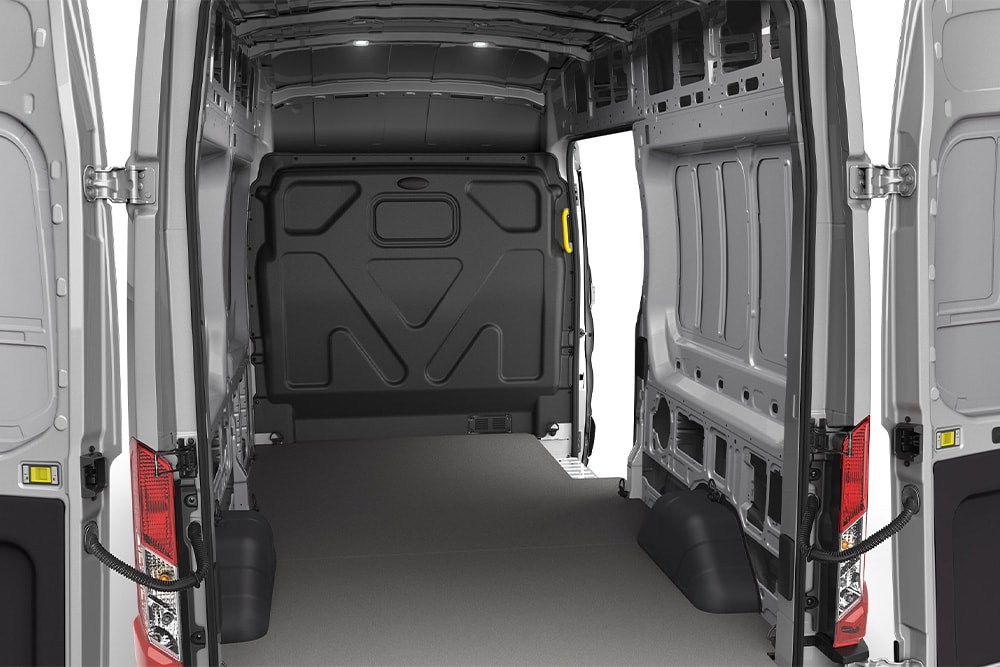 Ford Transit Innenraum. Detailansicht des leeren Laderaums.