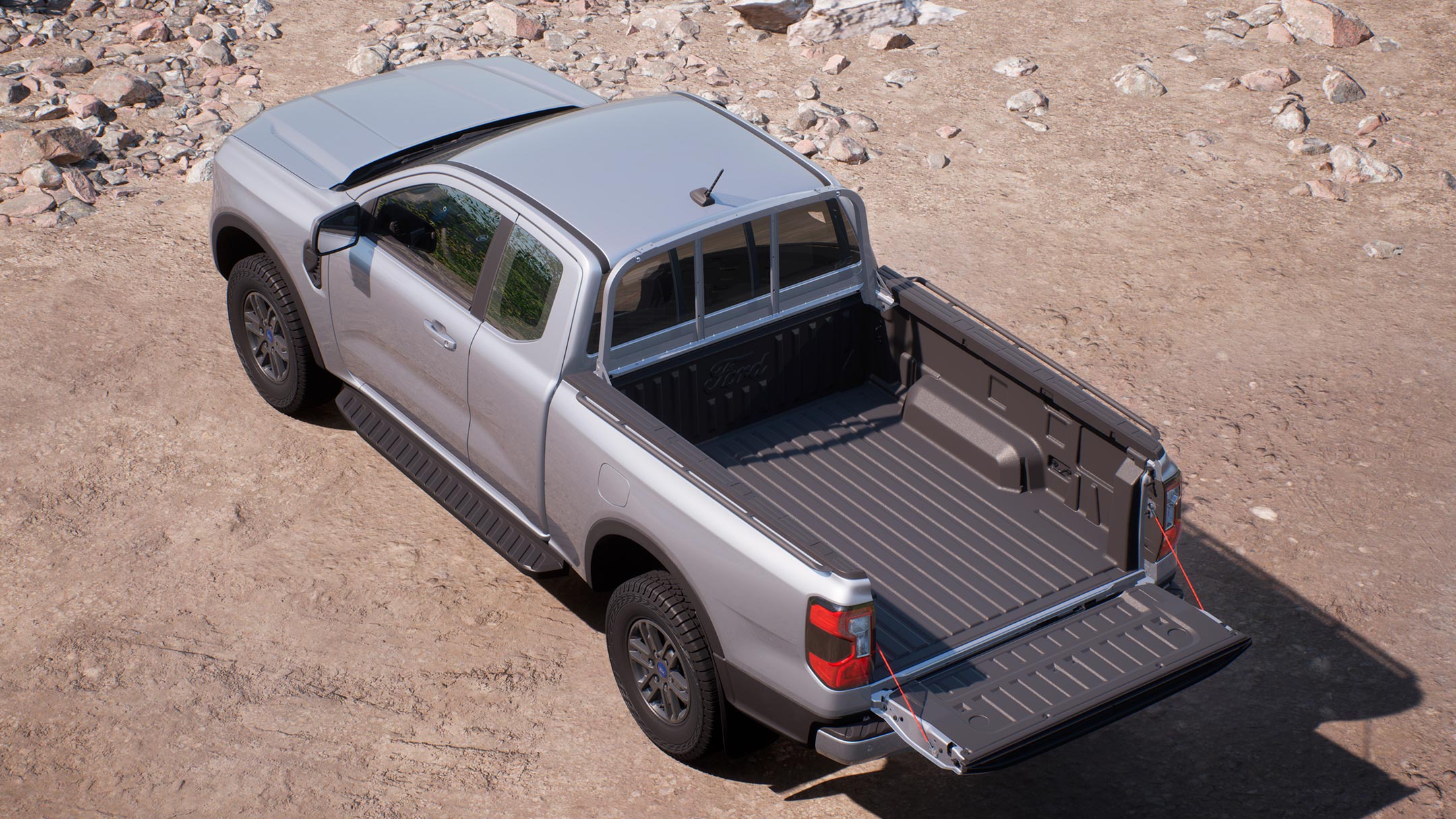 Ford Ranger in Silber. Ansicht von oben, mit geöffneter Heckklappe