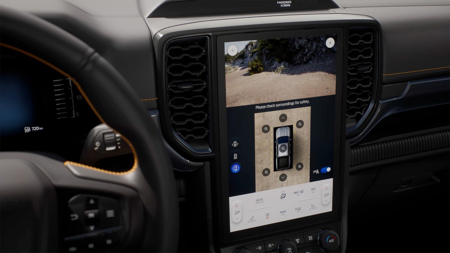 Ford Ranger Innenraum. Detailansicht 360-Grad-Kamera mit Split-View-Ansicht