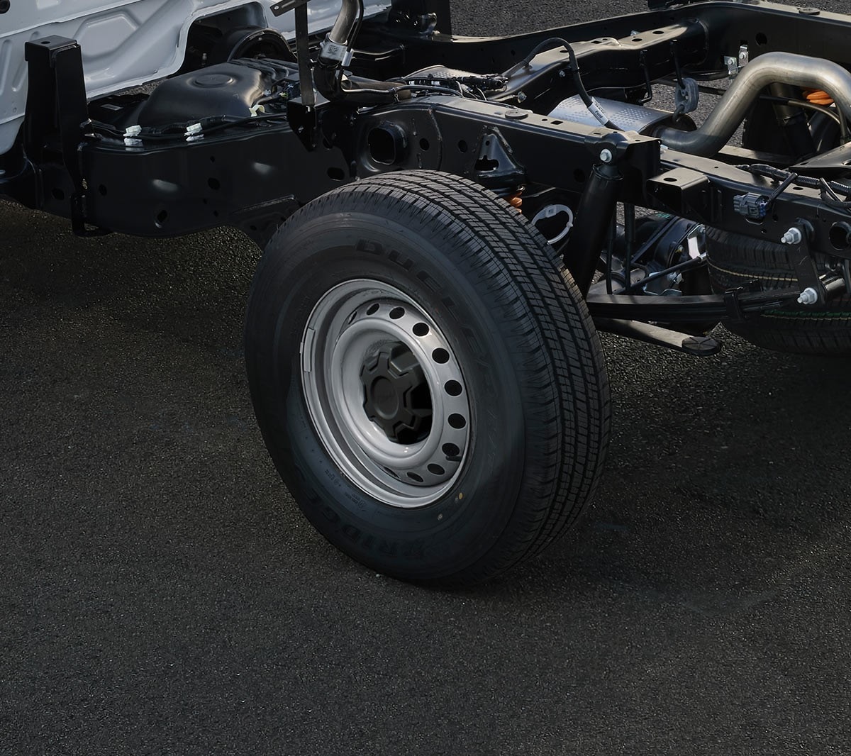 Ford Ranger Einzelkabine Fahrgestell. Detailansicht der Räder