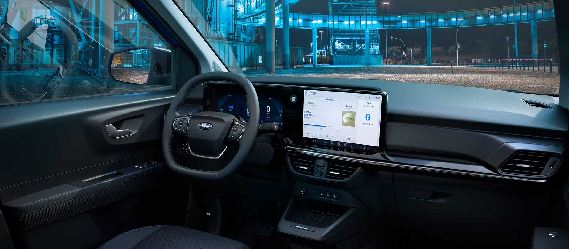 Ford E-Transit Courier Innenraum. Ansicht Instrumententafel mit Ford SYNC 4-Touchscreen.