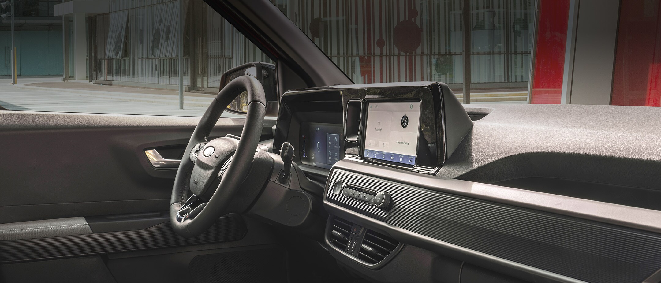 Ford Transit Courier Innenraum. Detailansicht Cockpit